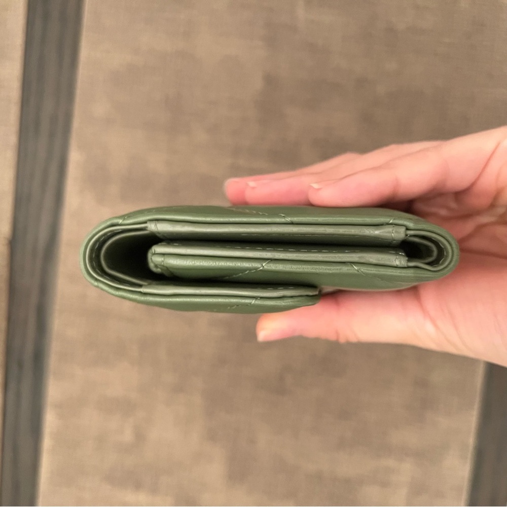 CHANEL Olive Quilted Card Holder - Picture 7 of 14